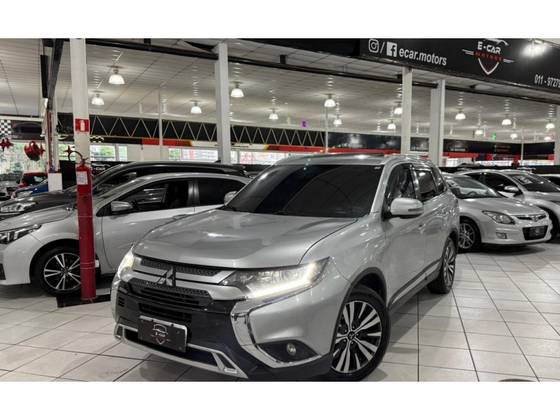 MITSUBISHI OUTLANDER 2.0 MIVEC GASOLINA HPE AUTOMÁTICO